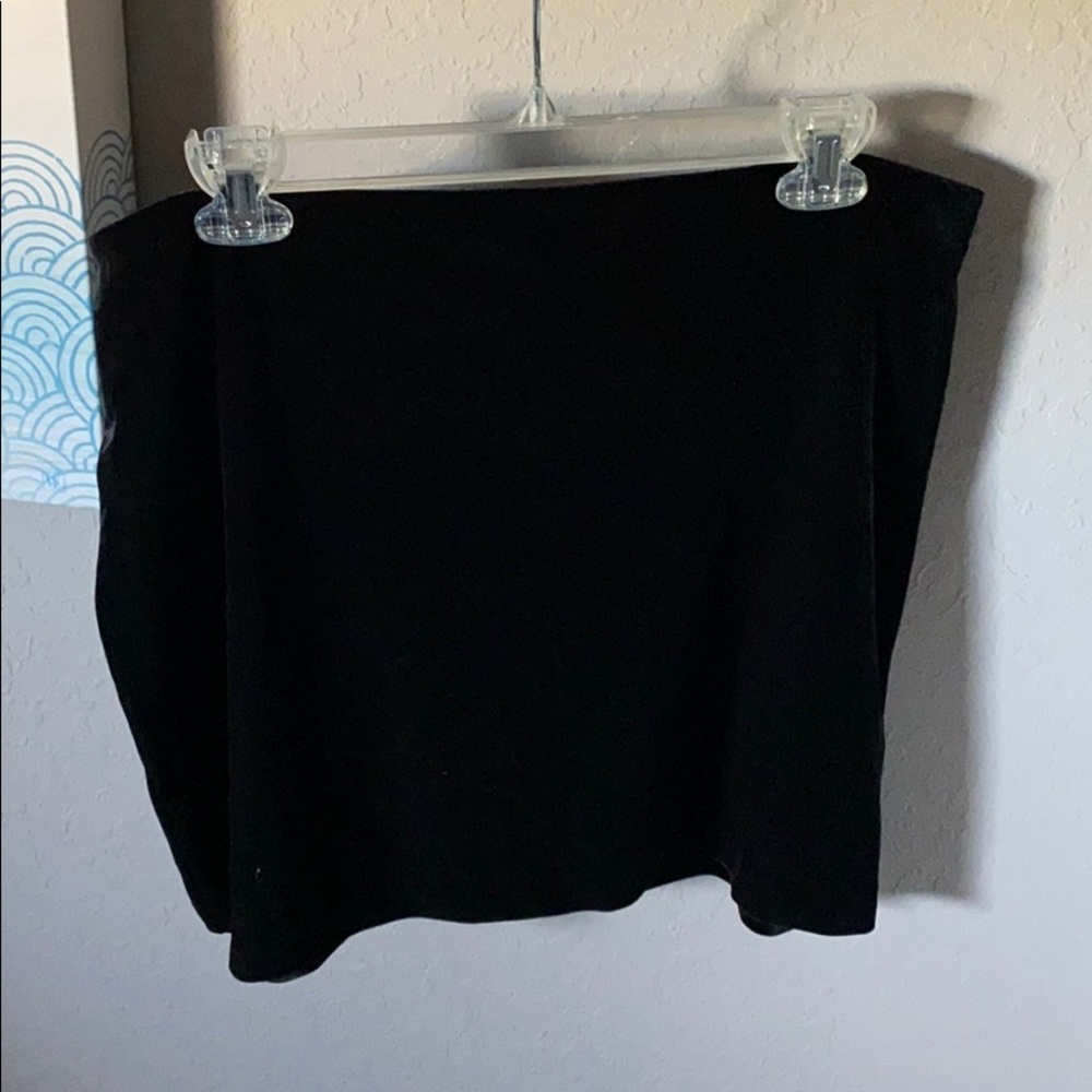 Velvet black skirt